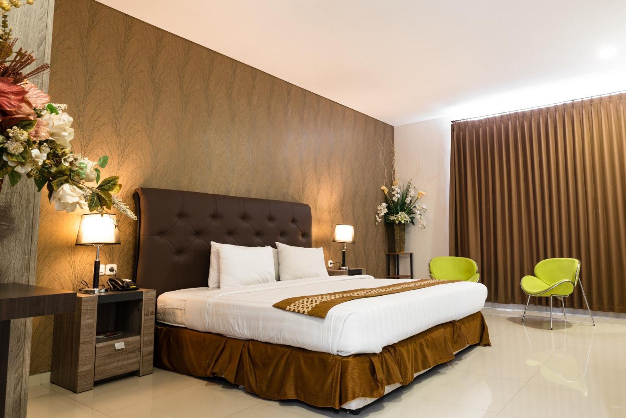 Neo Cempaka Hill Hotel Jembel Exteriör bild